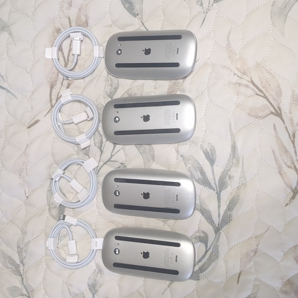 Apple magic mouse model A1657 - USED - Picture 2 of 8